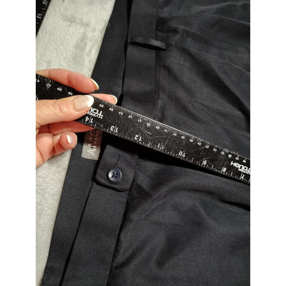 Perry Ellis please measure